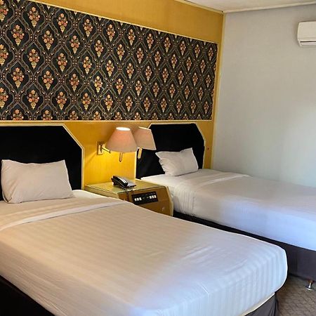 Mas Graha Hotel Пеканбару Екстериор снимка