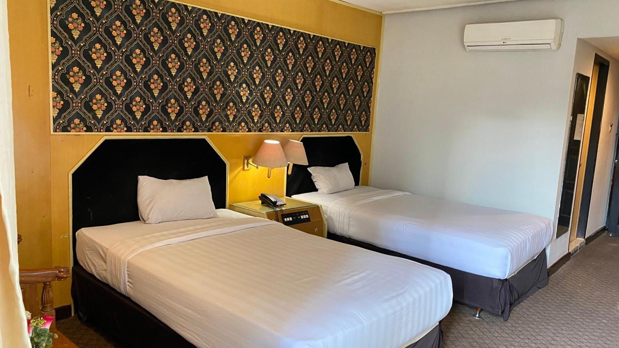 Mas Graha Hotel Пеканбару Екстериор снимка