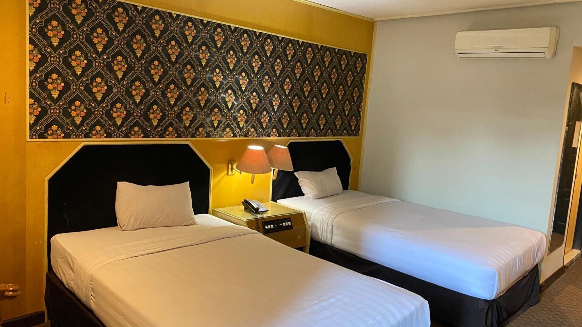 Mas Graha Hotel Пеканбару Екстериор снимка