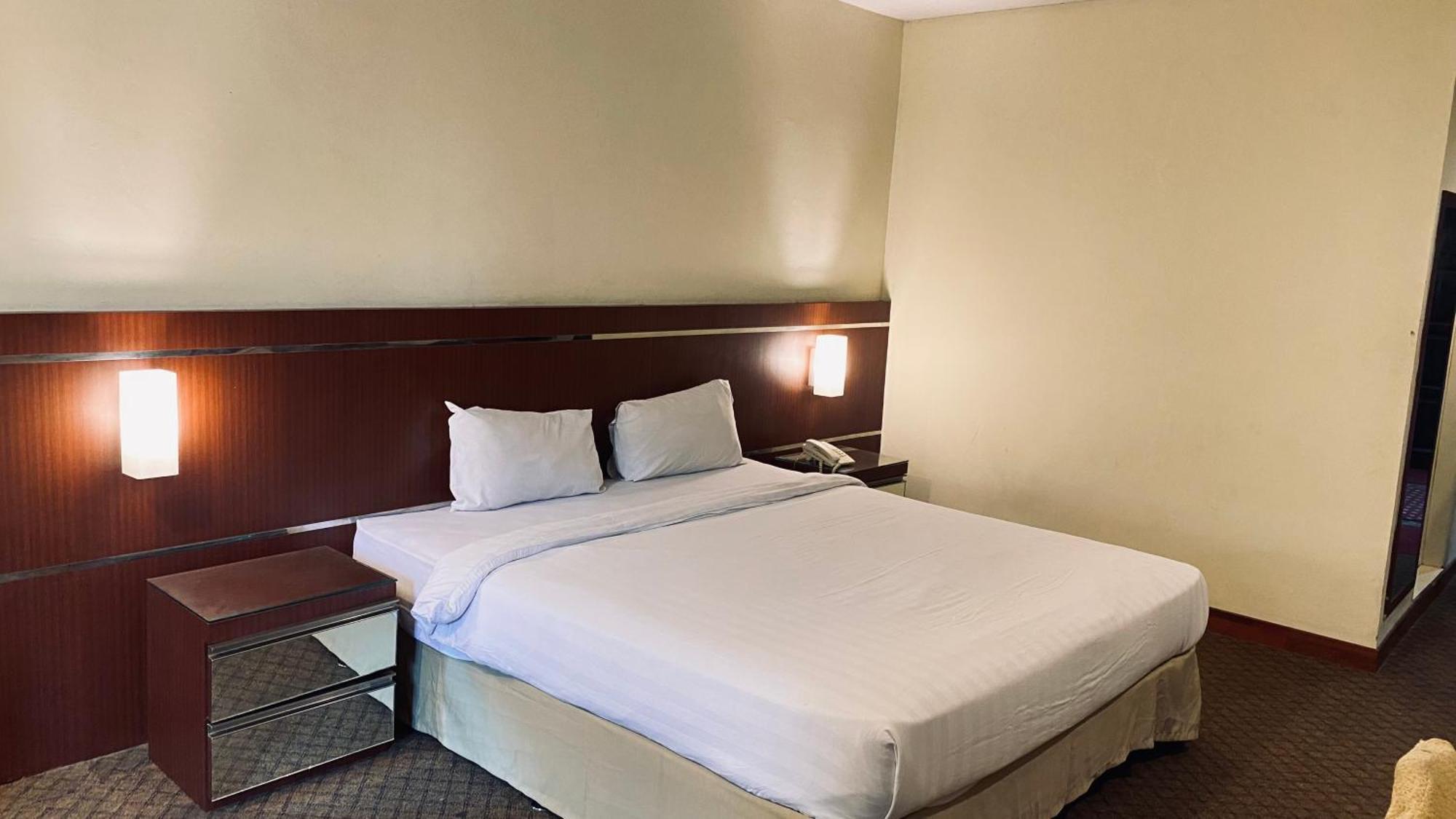 Mas Graha Hotel Пеканбару Екстериор снимка