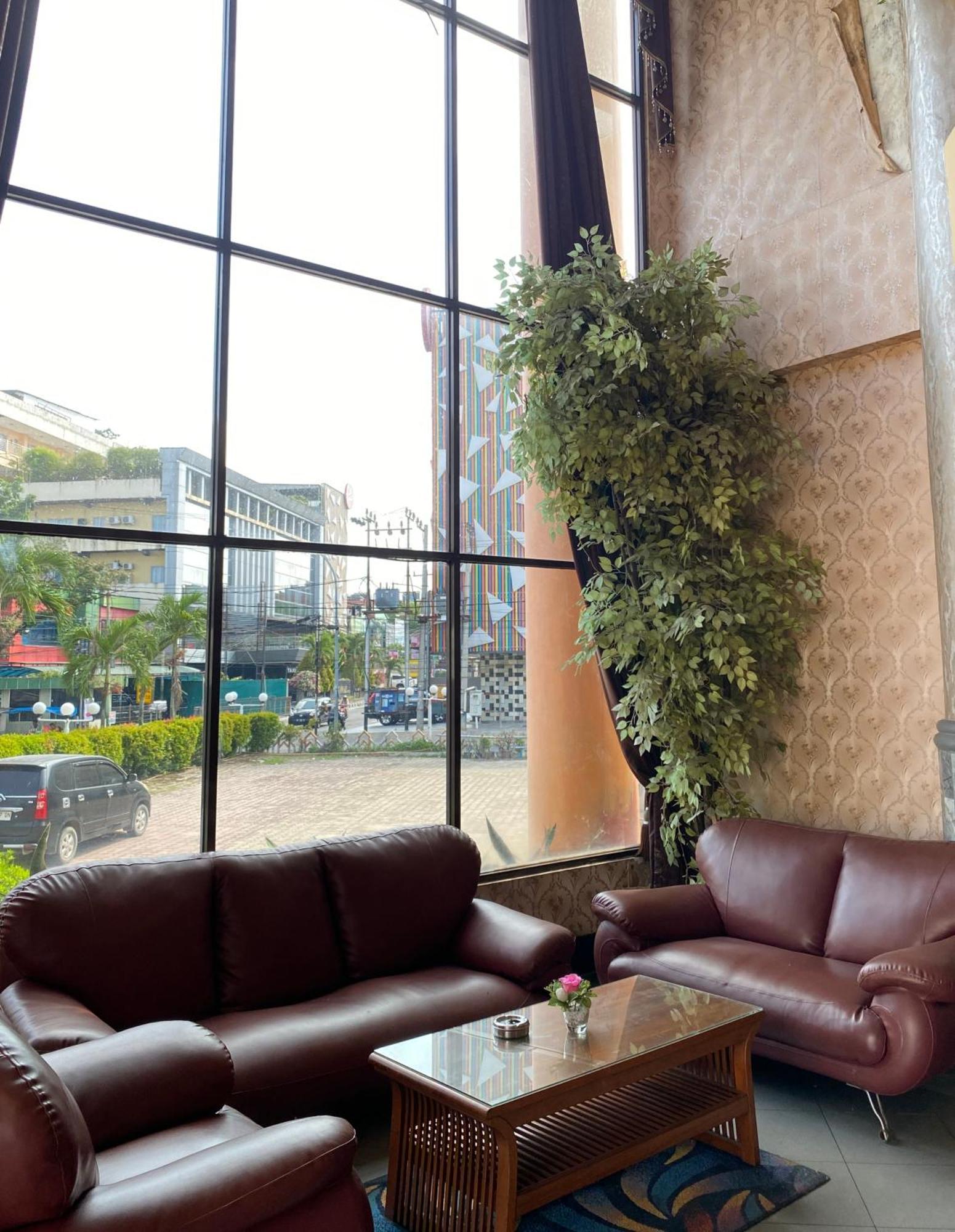 Mas Graha Hotel Пеканбару Екстериор снимка